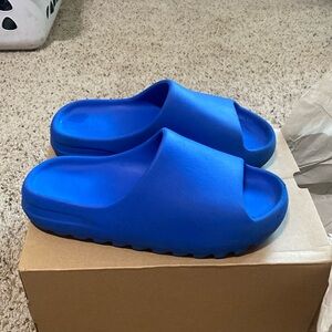 Yeezy Slide Size 11 Azure